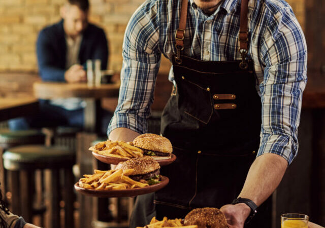 Conheça 5 motivos que estão fazendo donos de restaurantes partirem para um aplicativo próprio.